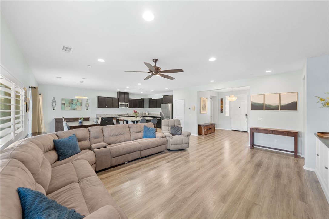 28812 28812 Triple C Ranch, Murrieta, California, 92563, USA, 5 Bedrooms Bedrooms, ,4 BathroomsBathrooms,Residential,For Sale,28812 Triple C Ranch,997c72e0-af47-4ed0-8440-8bb3fd