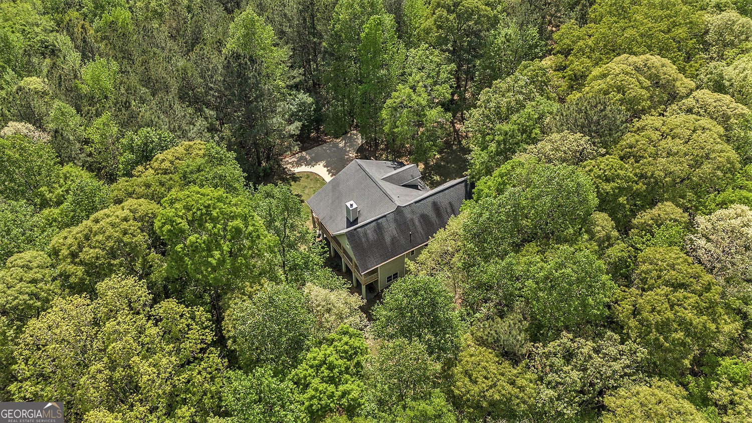 Experience the epitome of country living on this expansive 10+ acre pr – image 47