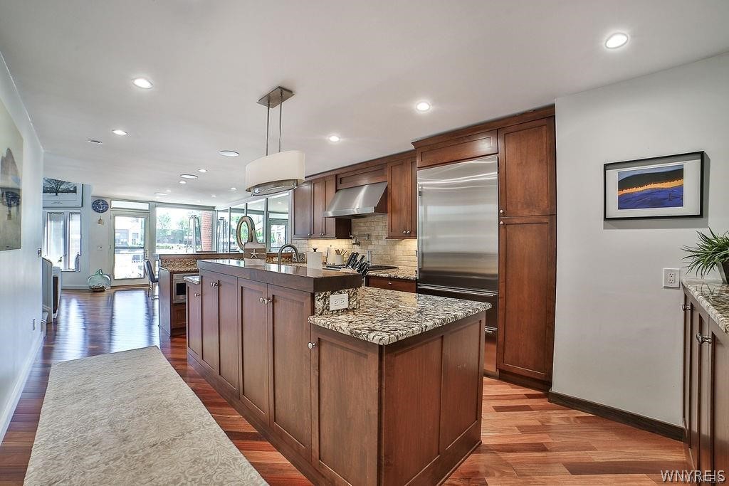 Location, location, location! Fantastic waterfront Rivermist townhome – image 6