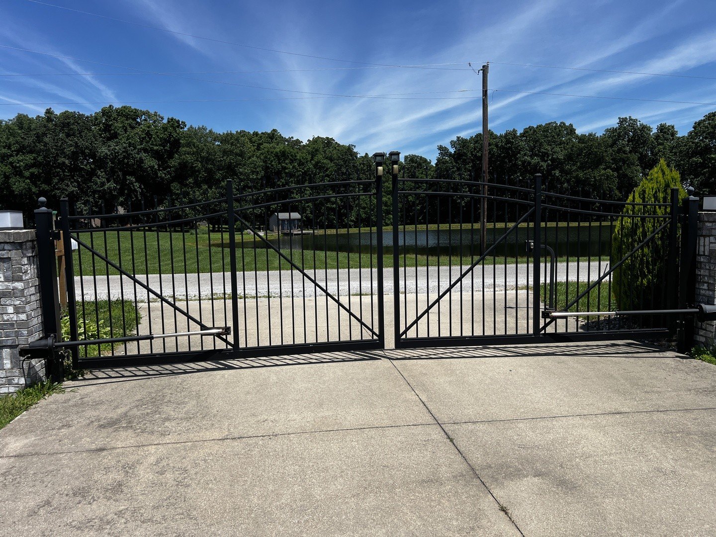 Woodlawn lane to Houston Rd. Home is on the south side of Houston – image 71