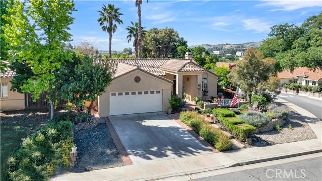Charming, comfortable, and move-in readythis beautifully updated 3 bed – image 30