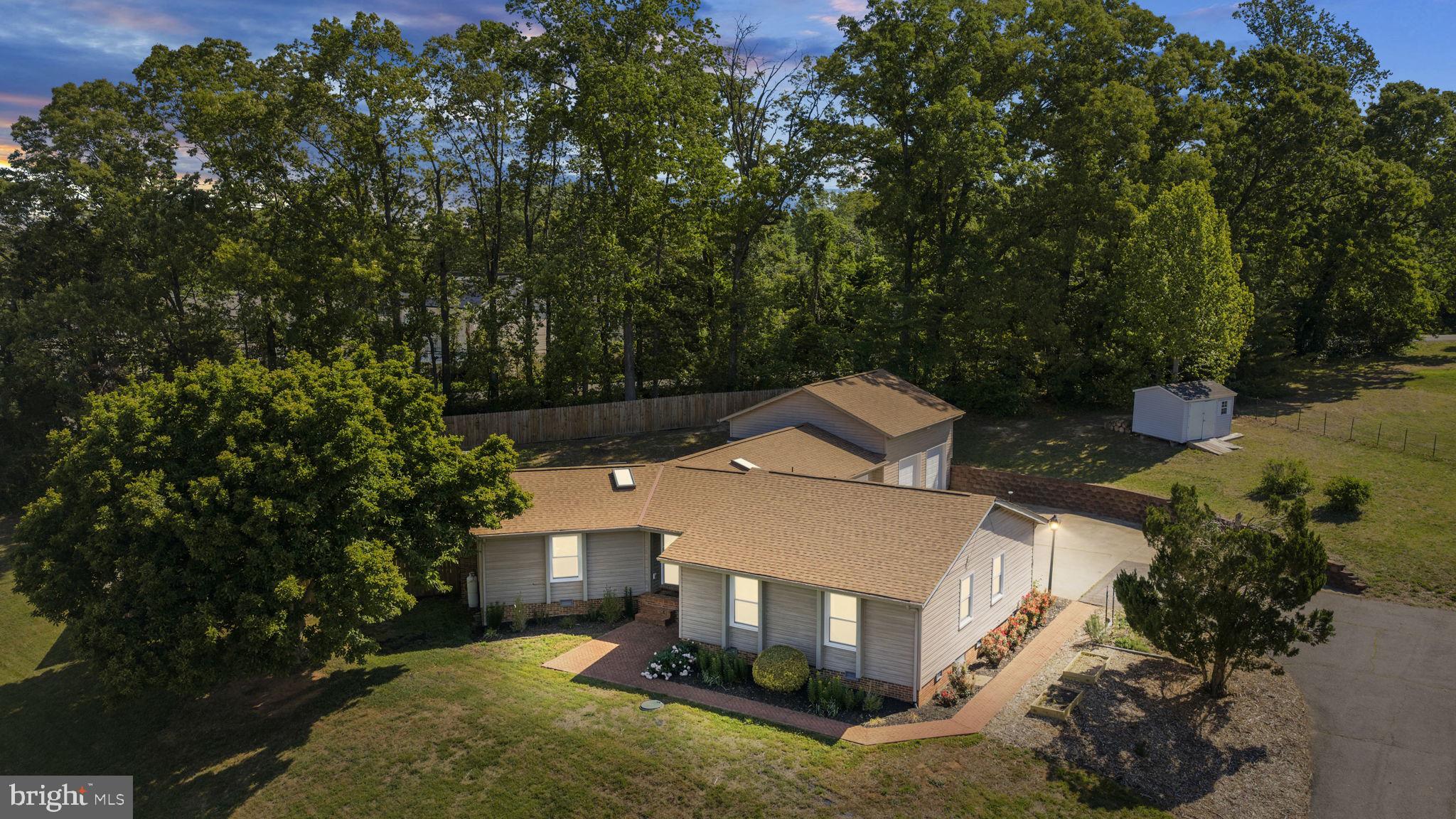 One of a kind property in North Stafford! Fully redone rambler with LV – image 1