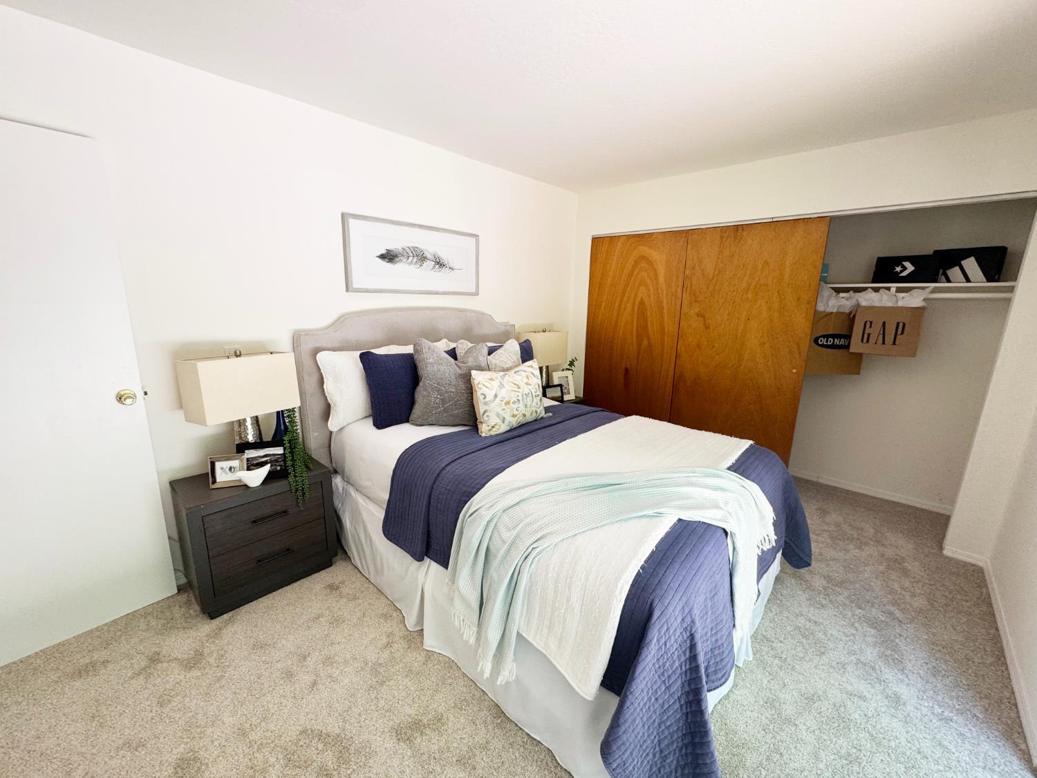 Come enjoy the privacy of this tucked-away home, perfectly positioned – image 8