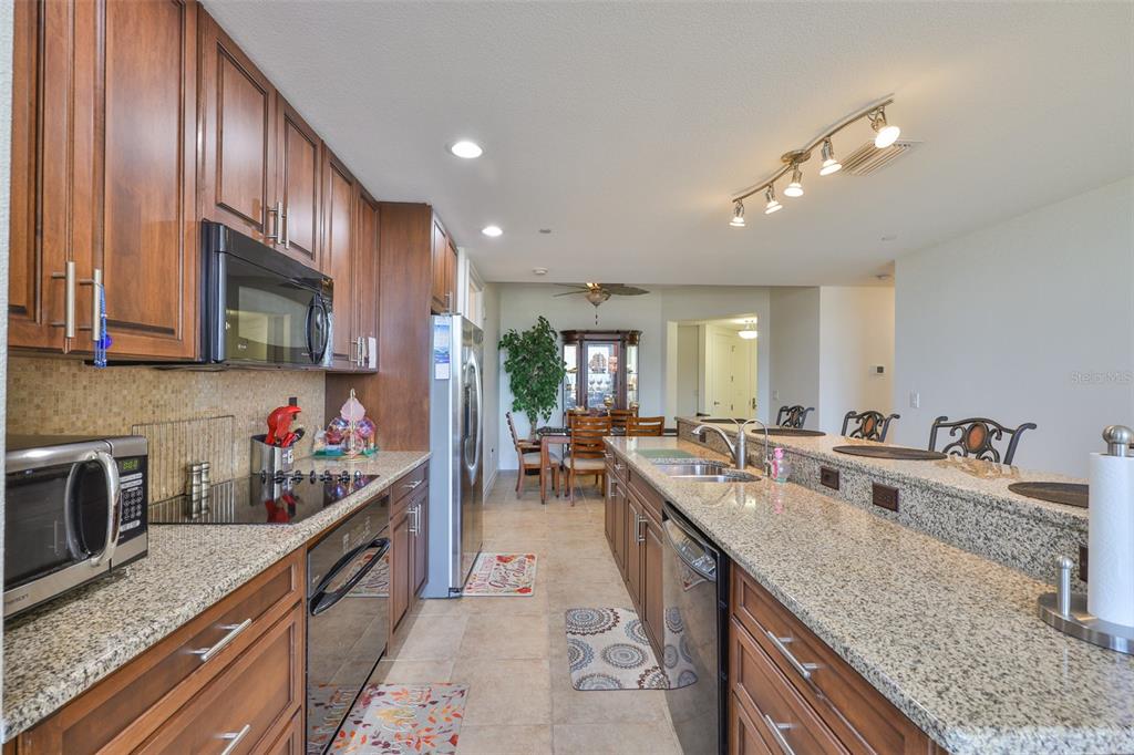 331 331 Cleveland St # 702, Clearwater, Florida, 33755, USA, 2 Bedrooms Bedrooms, ,2 BathroomsBathrooms,Residential,For Sale,331 Cleveland St # 702,TB8520869
