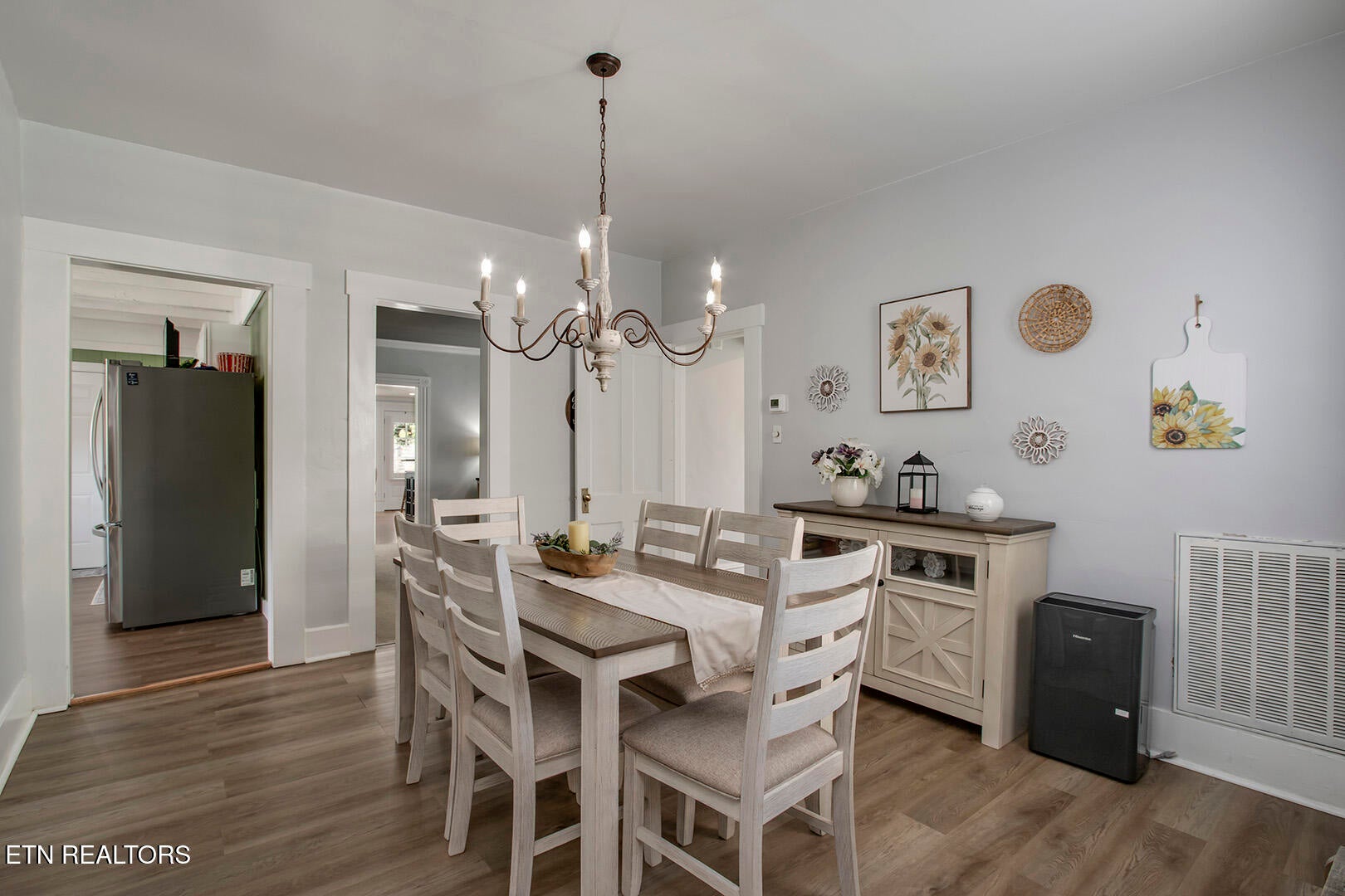 Are you looking for an adorable home with character, comfort, and styl – image 19