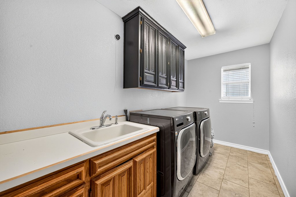 4125 4125 Fox Hollow Ct, Midland, Texas, 79707, USA, 4 Bedrooms Bedrooms, ,3 BathroomsBathrooms,Residential,For Sale,4125 Fox Hollow Ct,50096951