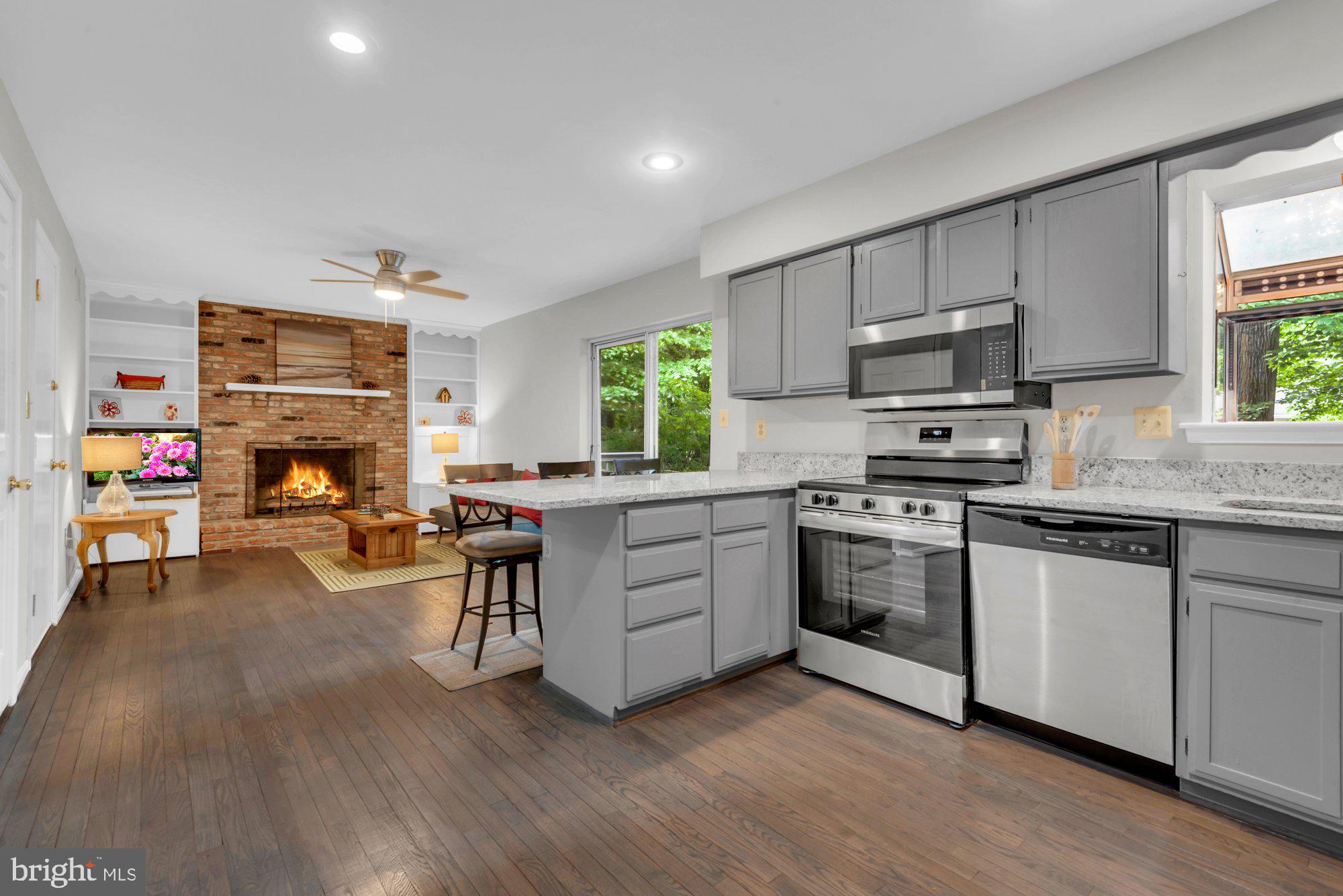 Well Cared for Home in Foxmoor located in a Cul-De-Sac. Fresh Paint, W – image 13