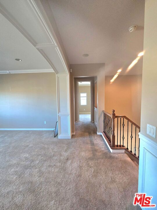 Stunning 5-bedroom, 4-bathroom, 2-story single-family home in the high – image 34