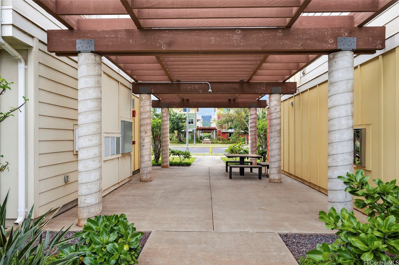 An INCREDIBLE VALUE and RARE opportunity to live, work, and play in Ho – image 23