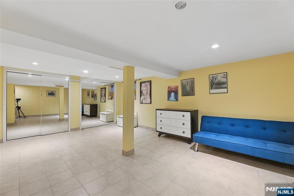 29-07 Fair Lawn Avenue, Fair Lawn, New Jersey, 07410, USA, 4 Bedrooms Bedrooms, ,4 BathroomsBathrooms,Residential,For Sale,29-07 Fair Lawn Avenue,26016016