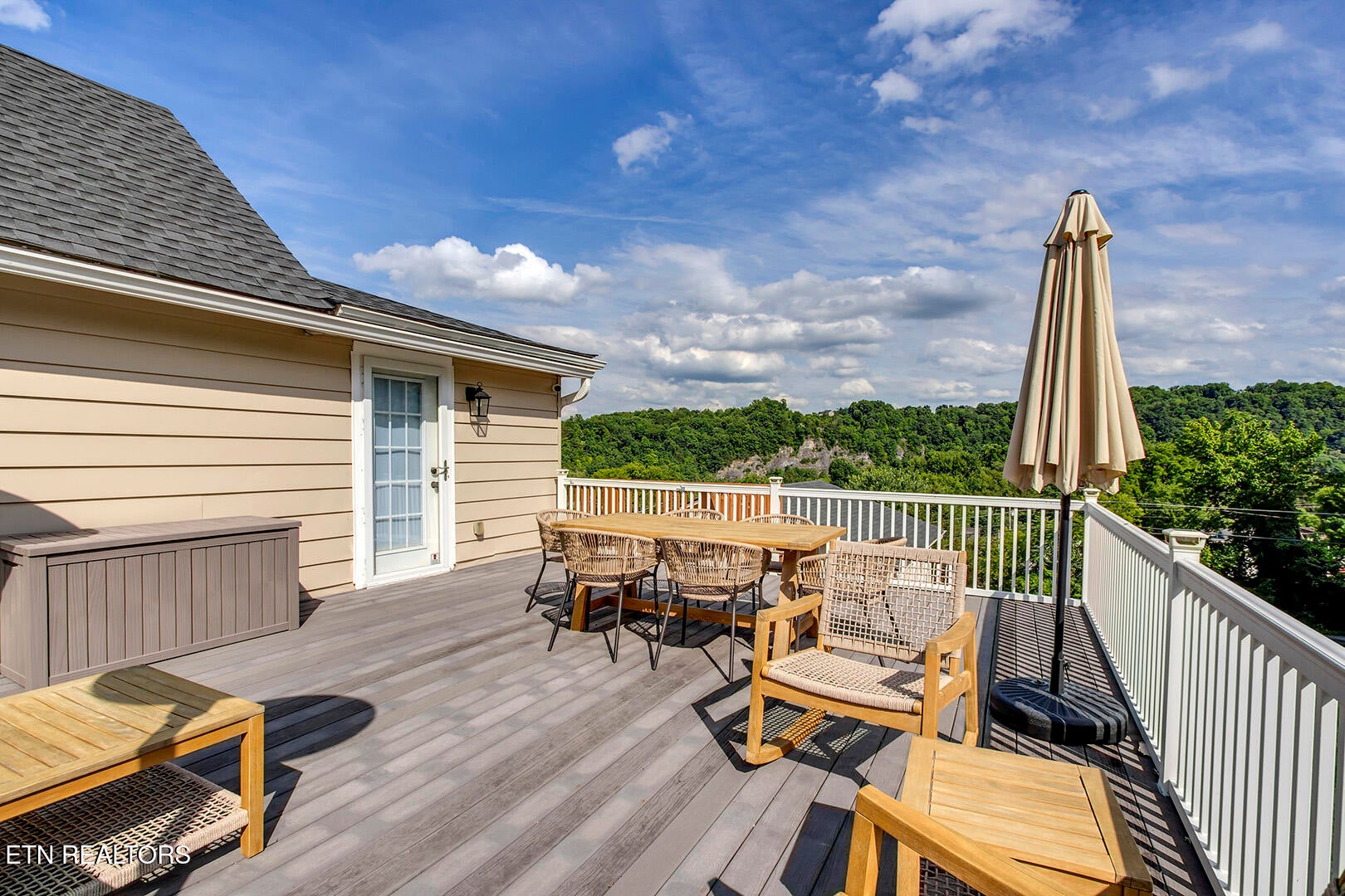 Are you looking for an adorable home with character, comfort, and styl – image 31