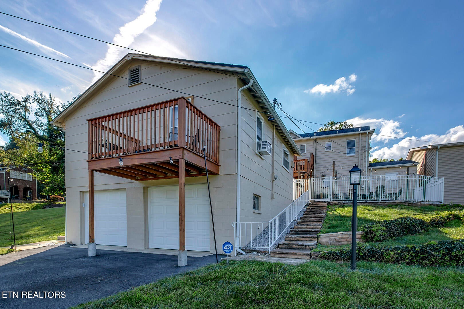 Are you looking for an adorable home with character, comfort, and styl – image 59