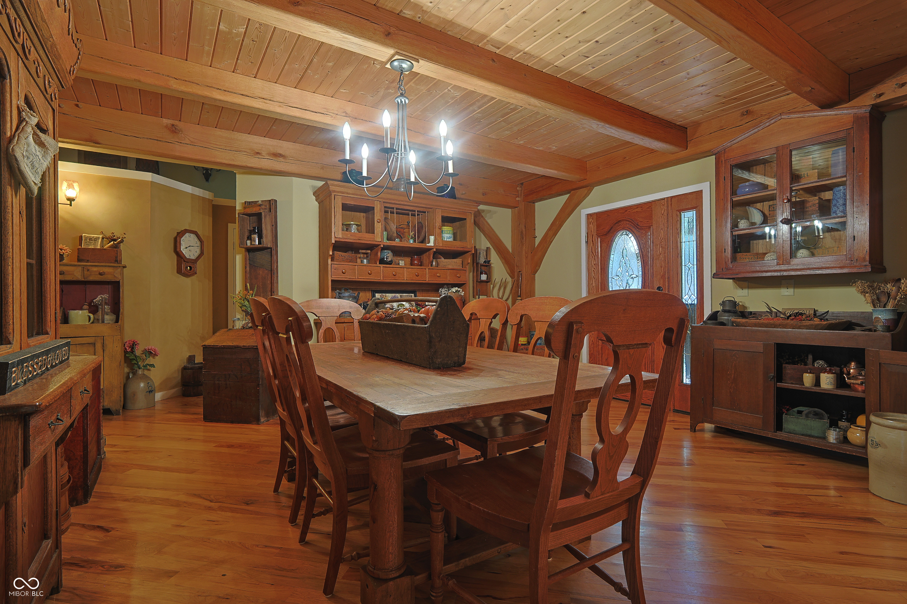 Custom red oak timber-frame home with Lake Monroe views, located in Sa – image 5