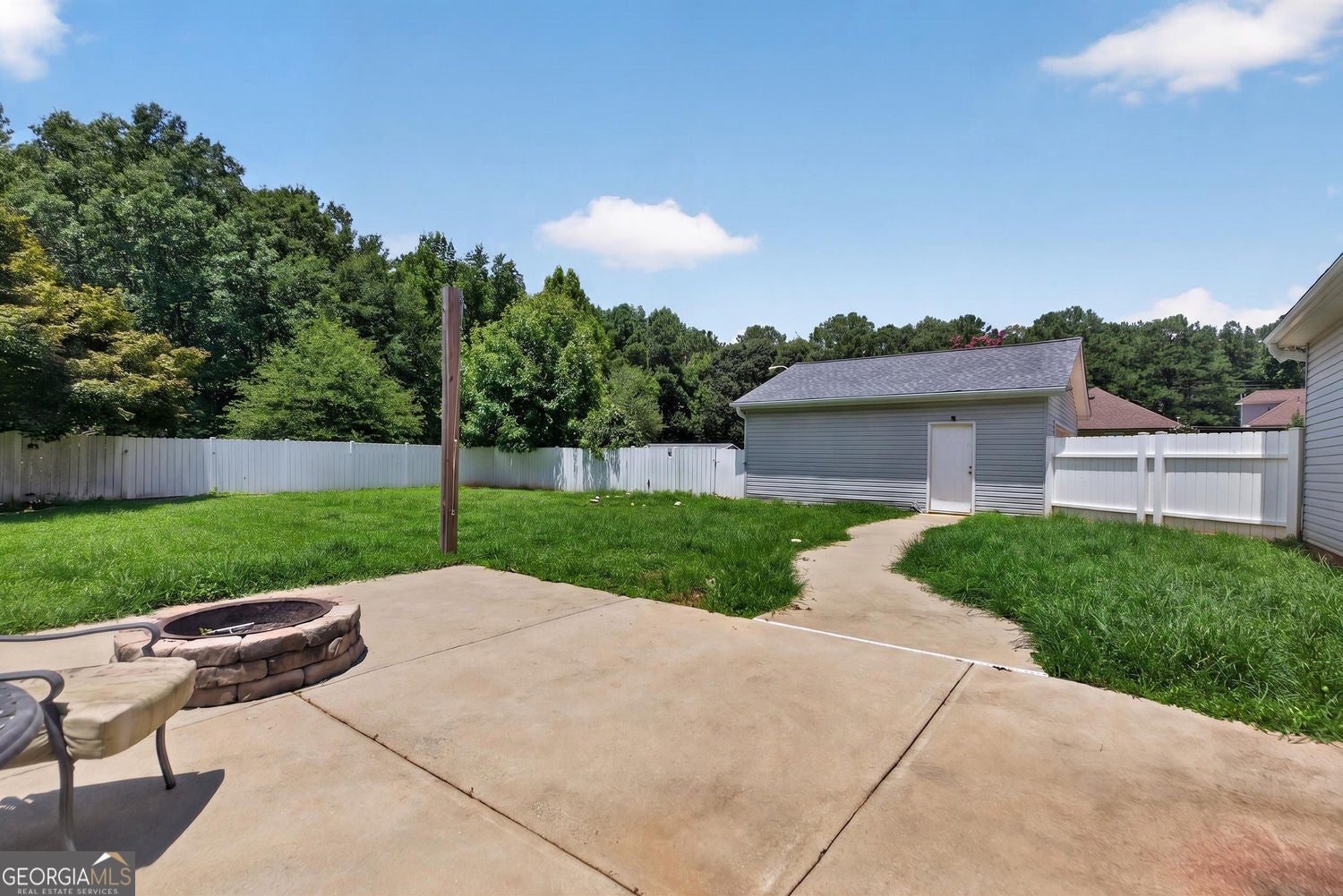 Welcome to your own private retreat in Palmetto, Georgia! Situated on – image 29