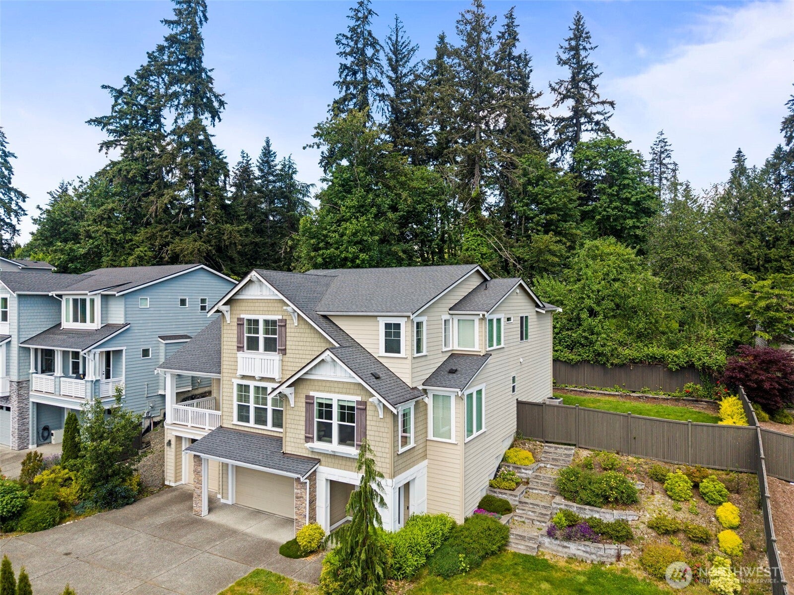 Welcome to this beautifully designed Sagebrook Lane home in Bothell Ca – image 37