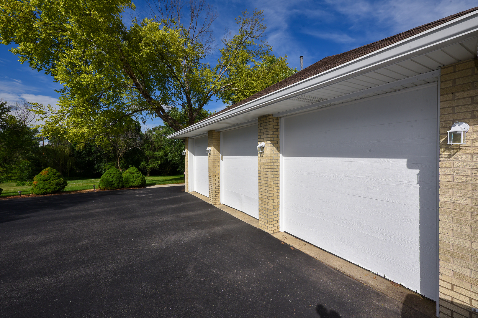 190 190 Betty Drive, Inverness, Illinois, 60010, USA, 5 Bedrooms Bedrooms, ,4 BathroomsBathrooms,Residential,For Sale,190 Betty Drive,12674631