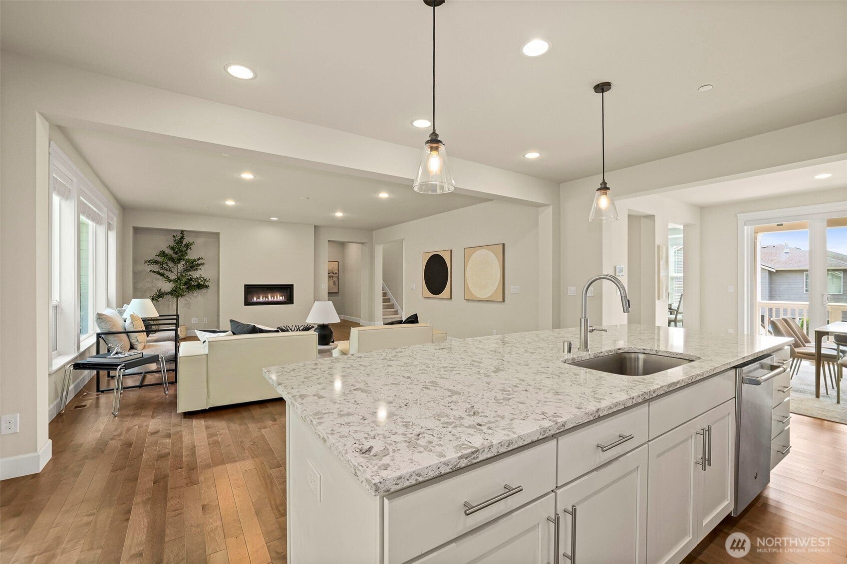 Welcome to this beautifully designed Sagebrook Lane home in Bothell Ca – image 5