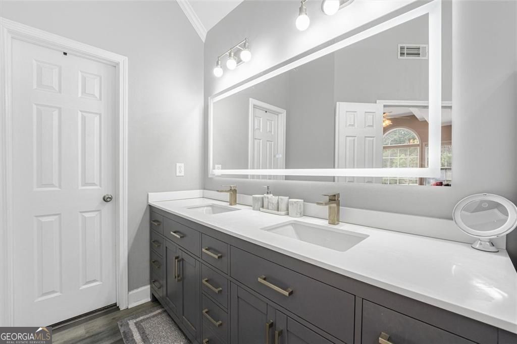 Welcome to 101 Lumby Lane, a stunning 4-sided brick residence in the s – image 9