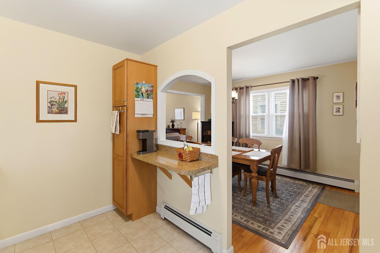 Pride of ownership shines throughout this exceptionally well-kept 3-be – image 8