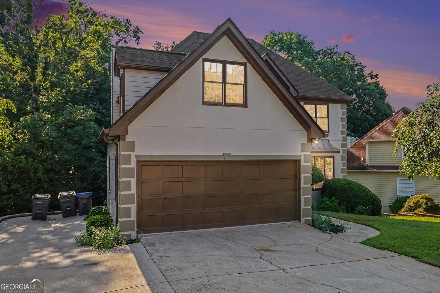 Welcome to a beautifully renovated home featuring a fully finished bas – image 1