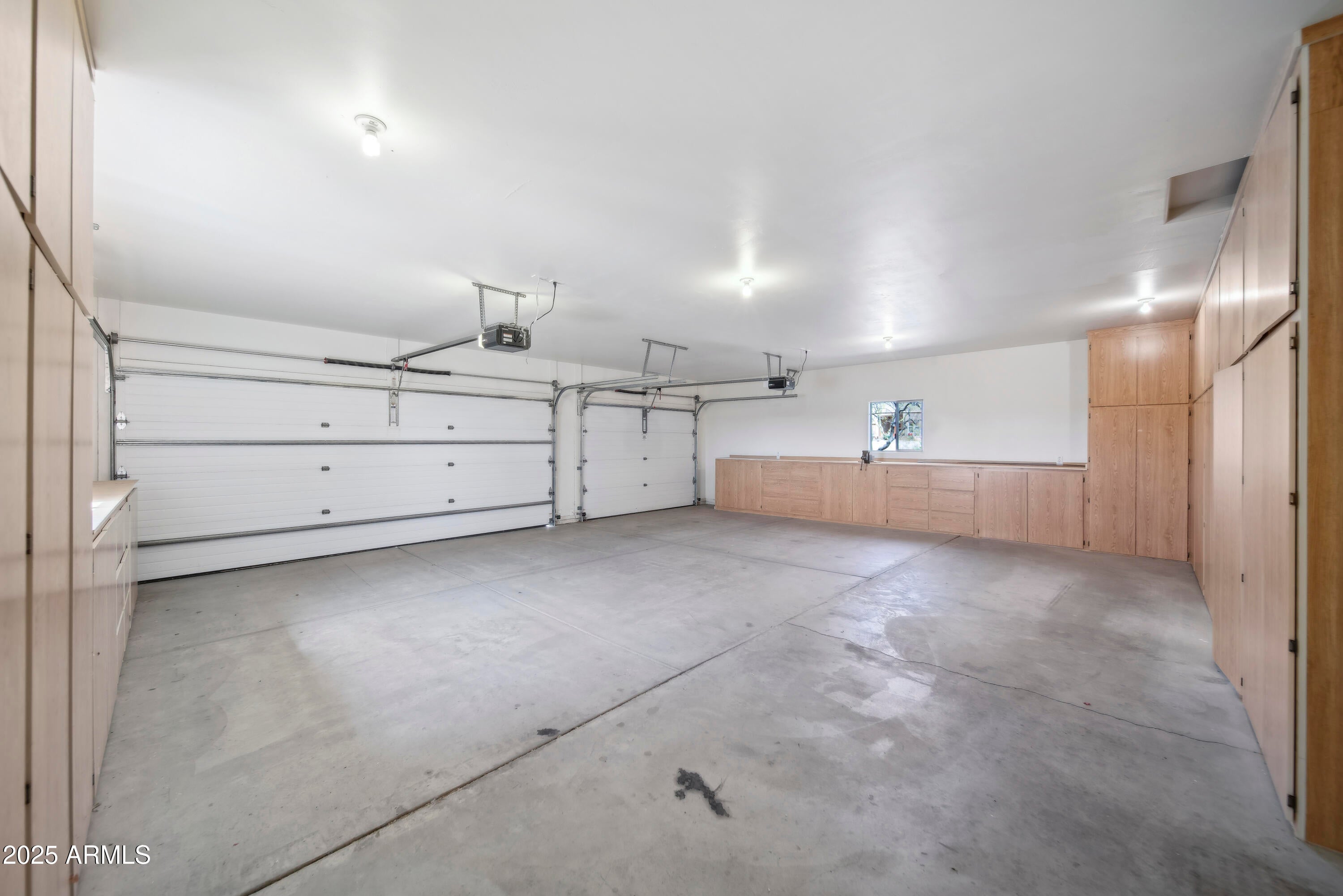 Fresh paint - looks great - Come and See - Luxury Home, acres, and ove – image 25