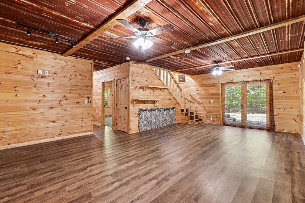 OWNER FINANCING AVAILABLE. SELLER IS CURRENTLY OFFERING 4% WITH 15% DO – image 14