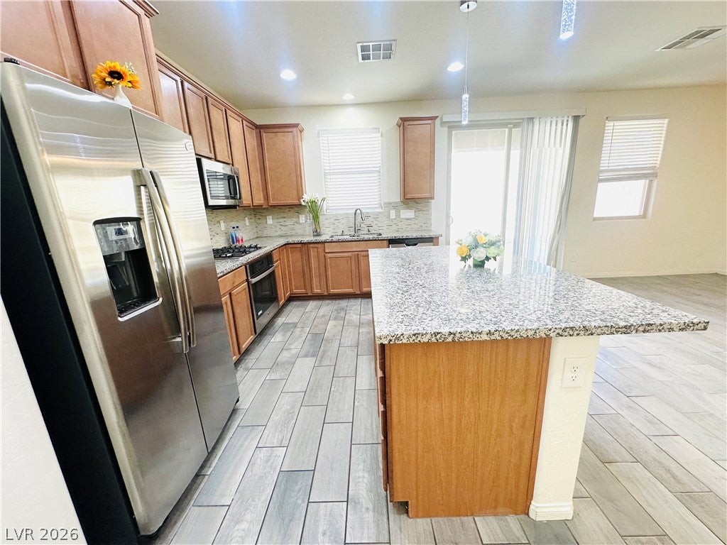 Welcome to your dream home in the prestigious Summerlin master-planned – image 10