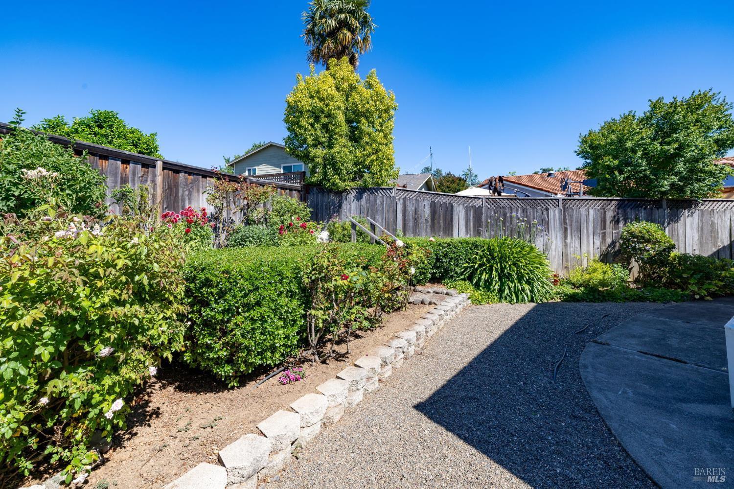 Welcome to 274 Beech Avenue, a beautifully maintained single-story hom – image 36