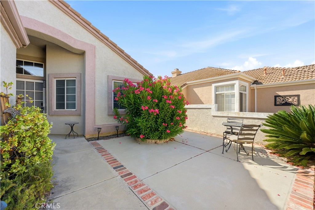 Welcome to resort-style living in The Colony, one of Murrietas most de – image 5
