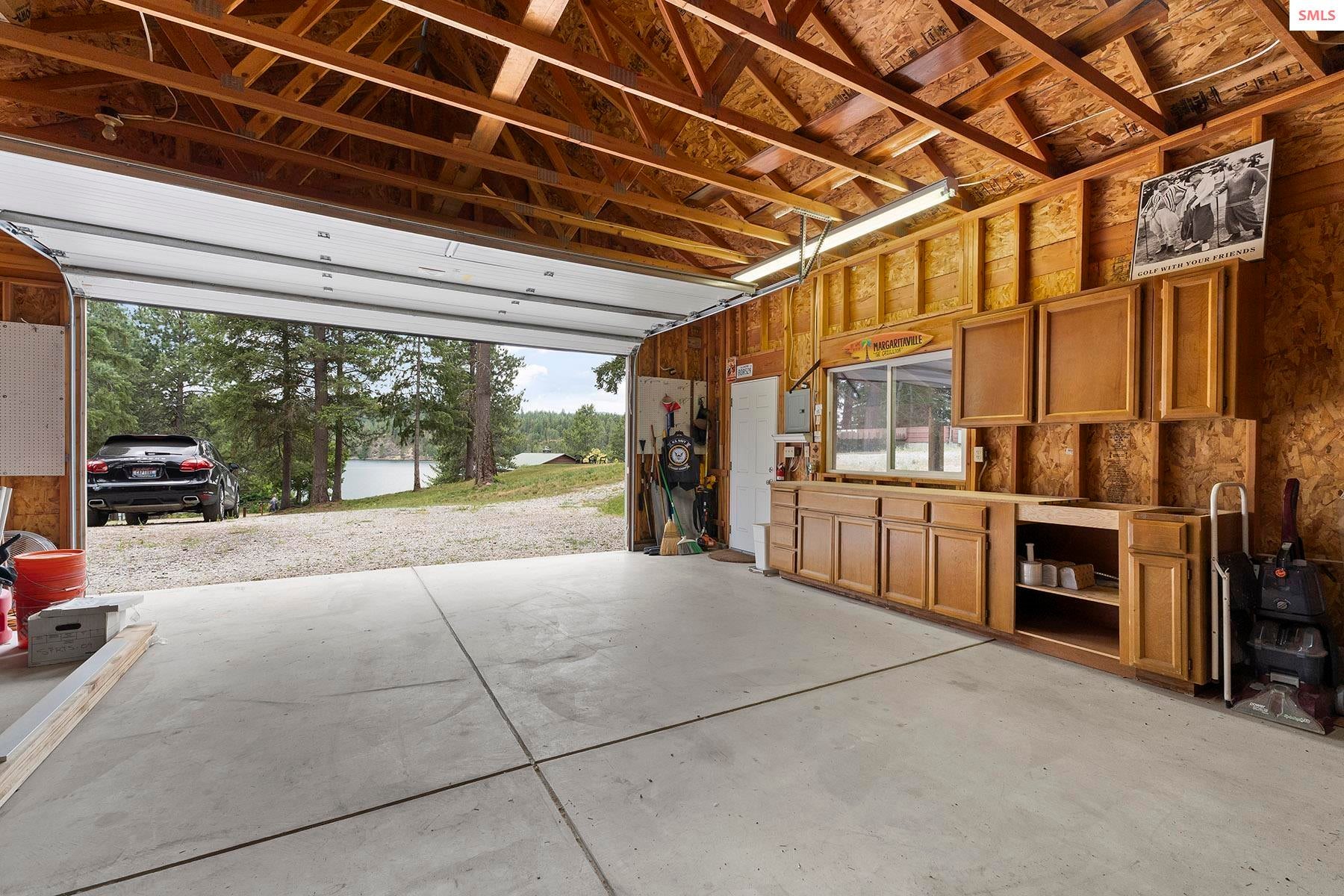 SELLER MOTIVATED! Wait no longer, now is the time to strike a deal! Li – image 40