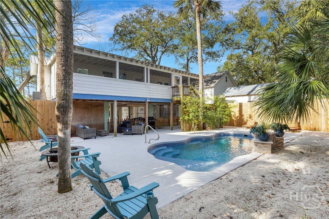 Charming raised, restored cottage in the heart of Tybee -a perfect ble – image 2