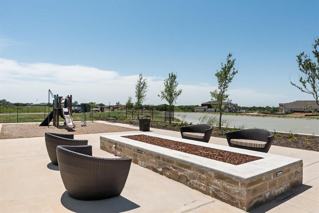 From I-35. Exit 170-Haslet Parkway. Left on Sweetgrass. Left on Cedarw – image 39