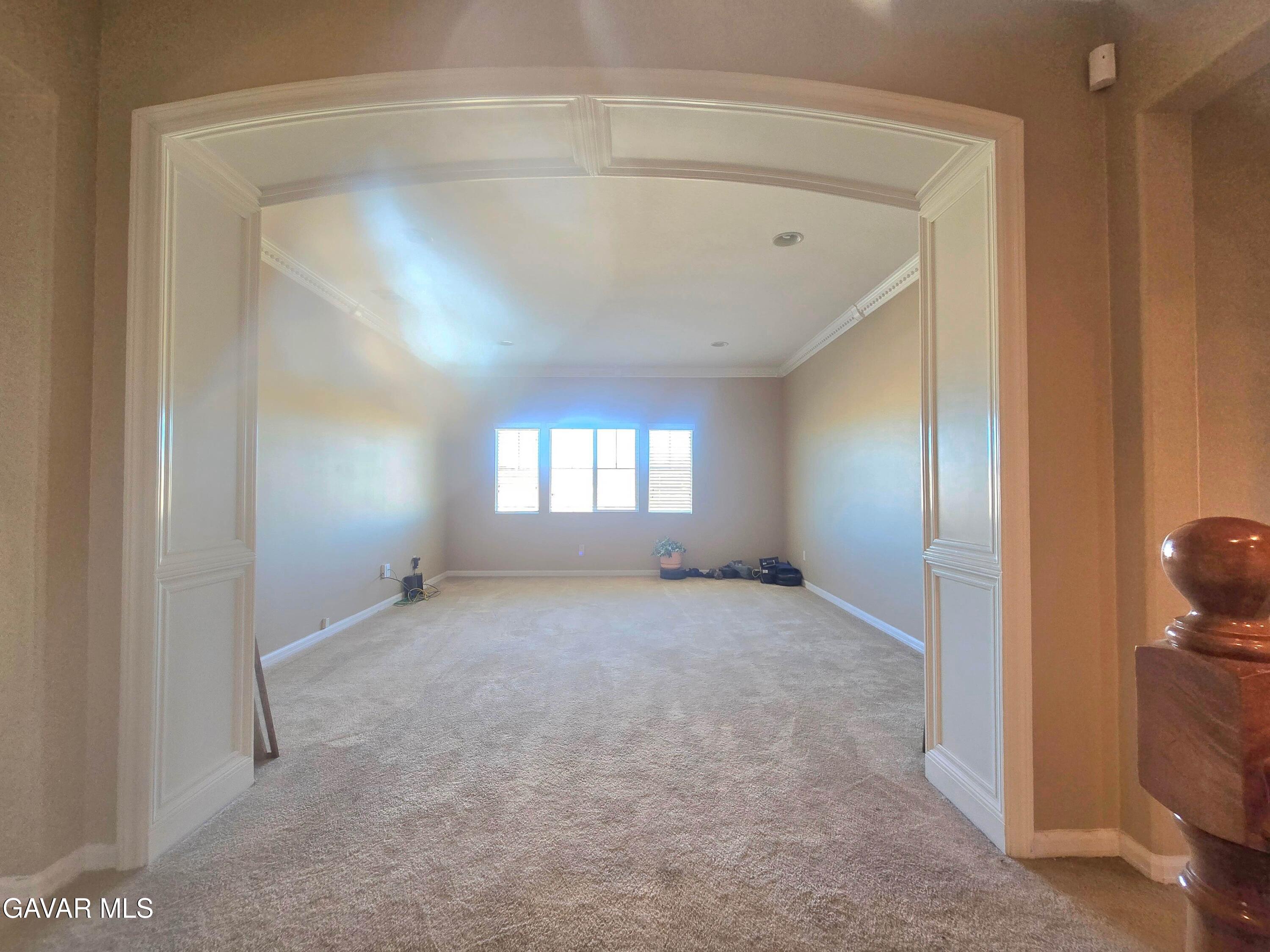 Stunning 5-bedroom, 4-bathroom, 2-story single-family home in the high – image 33