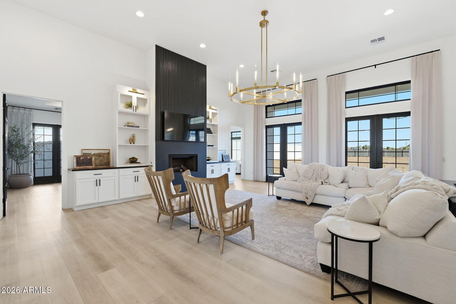 Tucked inside a gated neighborhood of Encanto Real on the edge of Quee – image 11