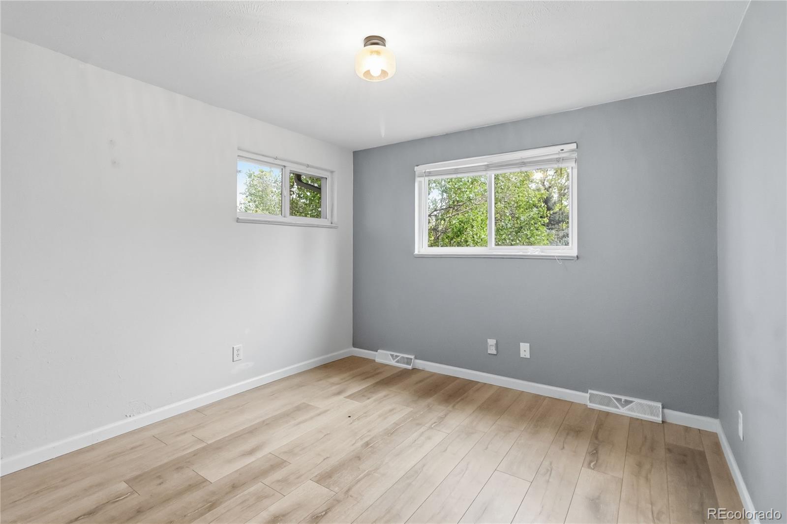 Lot 11 Blk 7 Bel-Vue Hts West 1st Flg – image 36