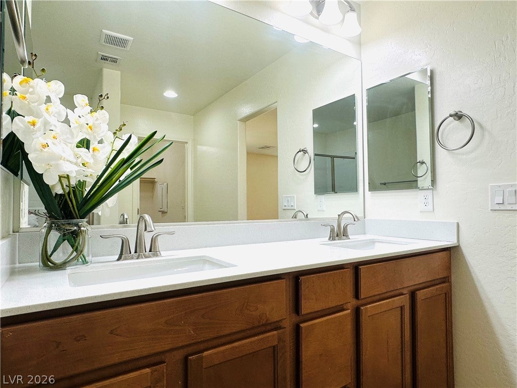 Welcome to your dream home in the prestigious Summerlin master-planned – image 25