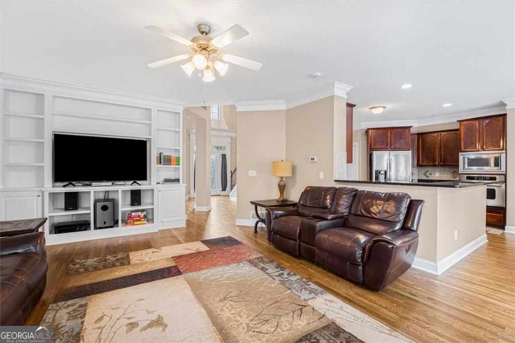 Welcome to 101 Lumby Lane, a stunning 4-sided brick residence in the s – image 27