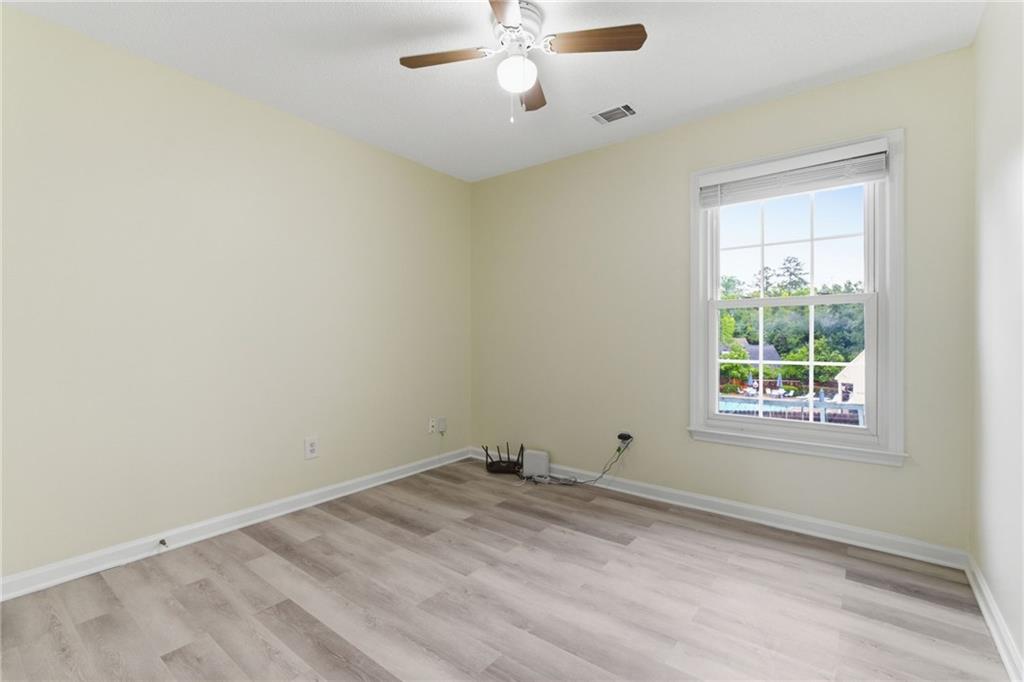 Welcome to this beautifully fully renovated home in desirable Alpharet – image 16