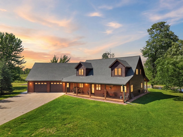 Your country oasis awaits! Once you see this beautiful home situated d – image 2