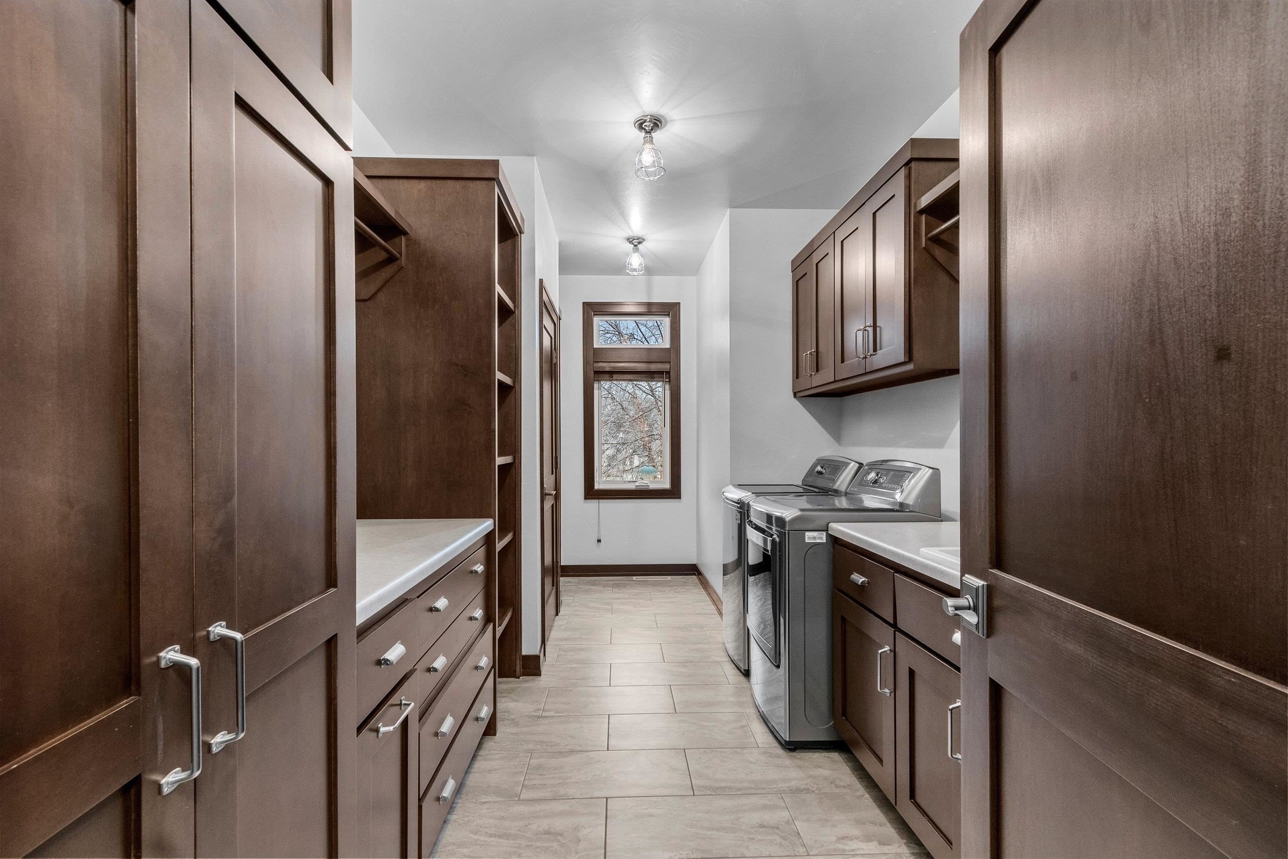 2875 2875 STONE CREEK Circle, SUAMICO, Wisconsin, 54313-9107, USA, 5 Bedrooms Bedrooms, ,4 BathroomsBathrooms,Residential,For Sale,2875 STONE CREEK Circle,7251169f-7e5c-4250-b469-36489d
