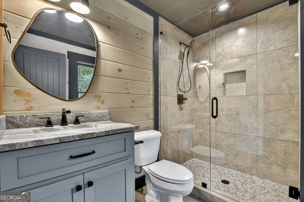 Welcome to your Private RIVERFRONT DREAM HOME on the shimmering shores – image 49