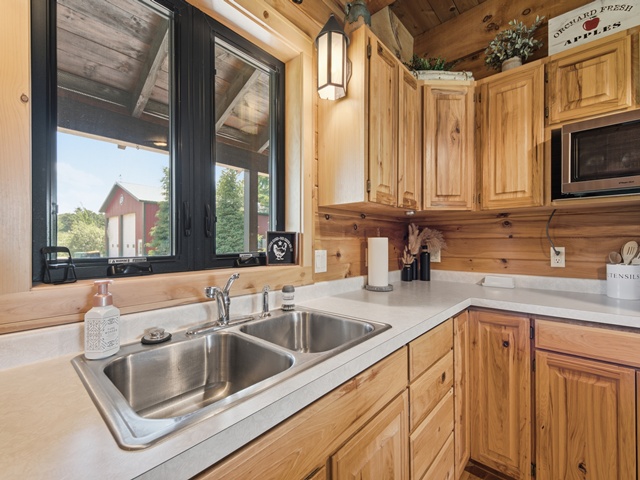 Your country oasis awaits! Once you see this beautiful home situated d – image 8