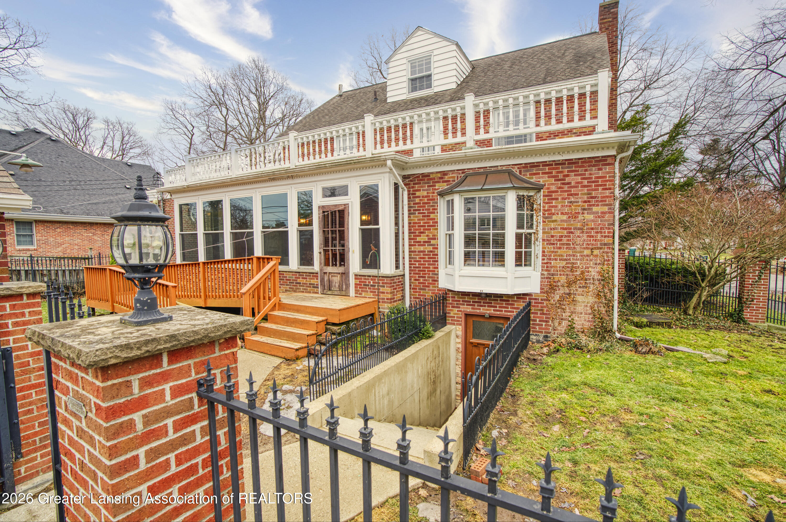 A rare opportunity to score a quintessential Glencairn gem! Gorgeous c – image 5