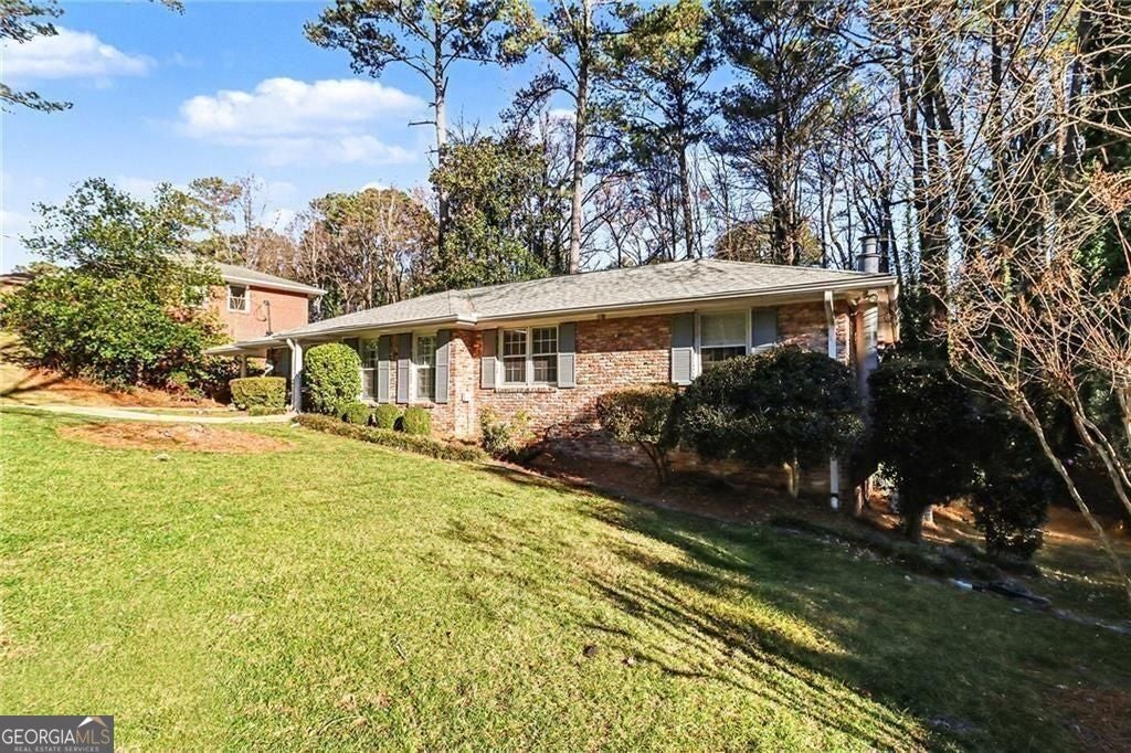 Classic four bedroom ranch in the Lakeside High School district. Step – image 4