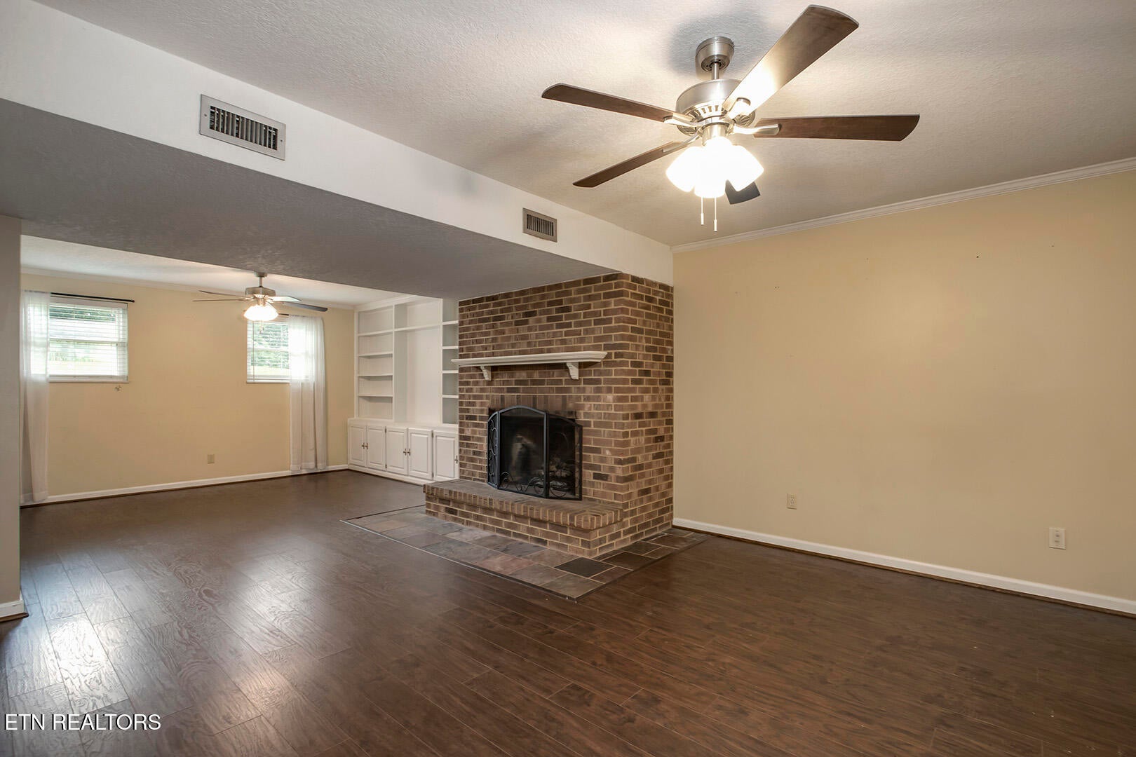 Are you looking for a wonderful home in a desired subdivision in a gre – image 12