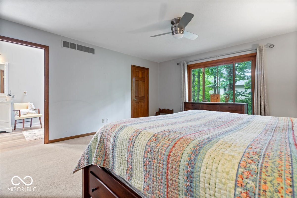 Updates galore in desirable Feather Cove III! Nestled on a half-acre w – image 21