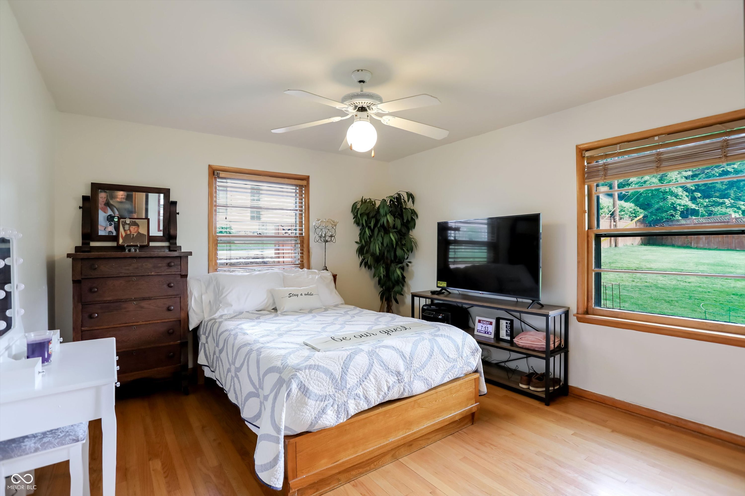 410 410 W Ash Street, Zionsville, Indiana, 46077, USA, 3 Bedrooms Bedrooms, ,2 BathroomsBathrooms,Residential,For Sale,410 W Ash Street,3dd59809-0021-48b9-a32f-4220e5