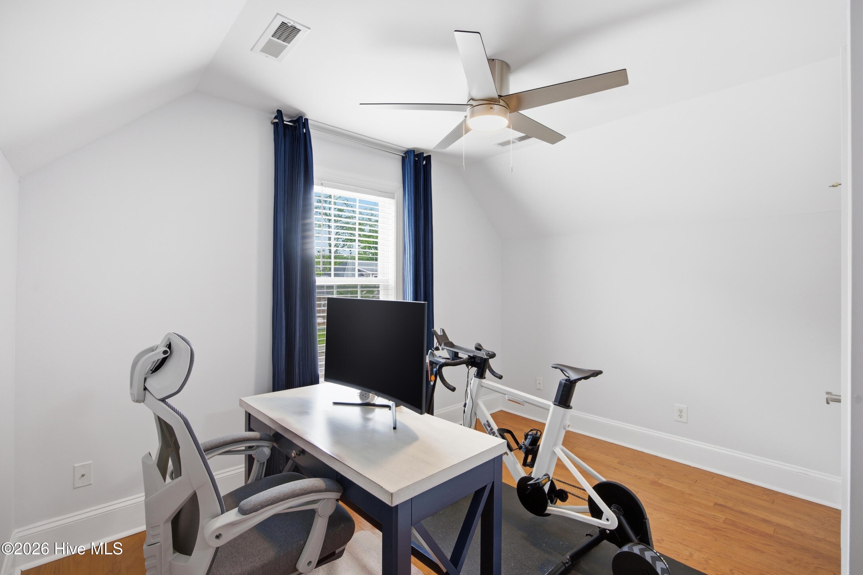 Welcome to this beautifully updated brick home featuring 4 bedrooms an – image 40