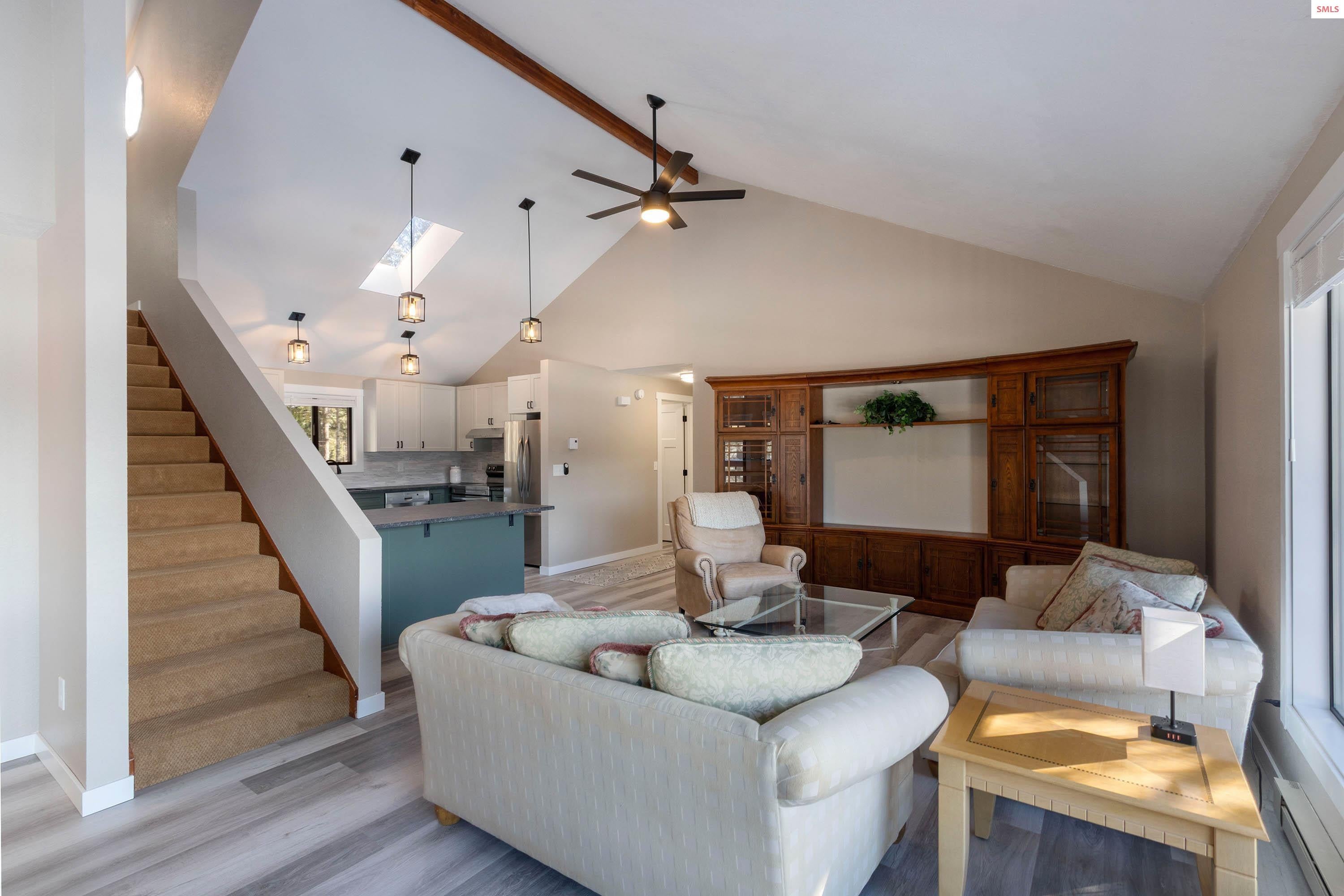 SELLER MOTIVATED! Wait no longer, now is the time to strike a deal! Li – image 11