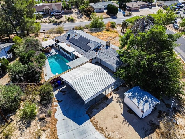 Ranch Style Single story home with over One acre lot - Sits high on a – image 1